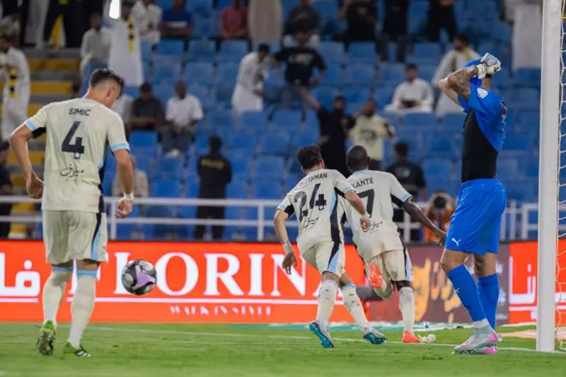 كانتي ينقذ بلان.. اتحاد جدة يخطف فوزًا قاتلًا من النجمة